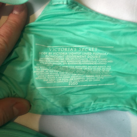 Victoria Secret No Underwire 32DD Bralette - Picture 3 of 3